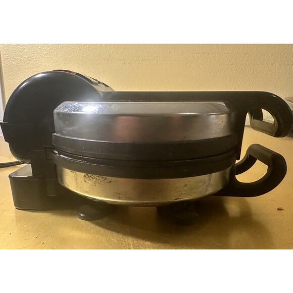 CLEAN & RARE Vitantonio Premier 1200 Carousel Shape Waffle Maker USA WORKS! - Picture 4 of 12